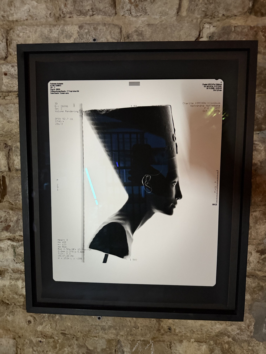 Nofretete Bust (series of 7)